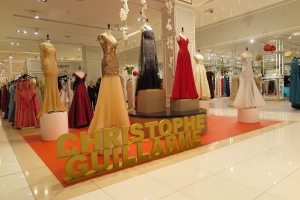 Galeries Lafayette Dubai Mall corner Red Carpet